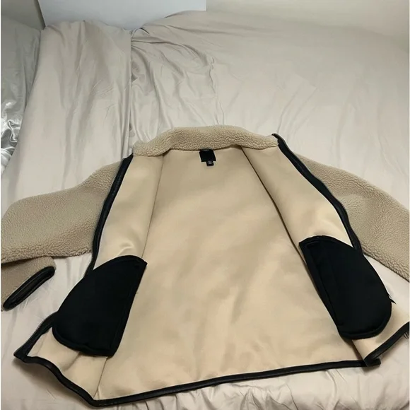 Fluffy jacket - Picture 3 of 3